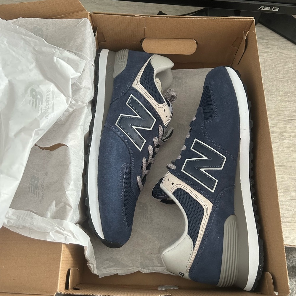 New Balance 574 Core Men's Navy and Light Gray Sneakers